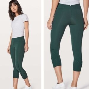 Lululemon Wunder Under  Crop  High Ris Pleat Teal Shadow Size 6